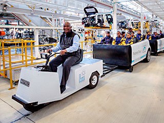 Volkswagen boosts factory tours with emission-free tow tractor